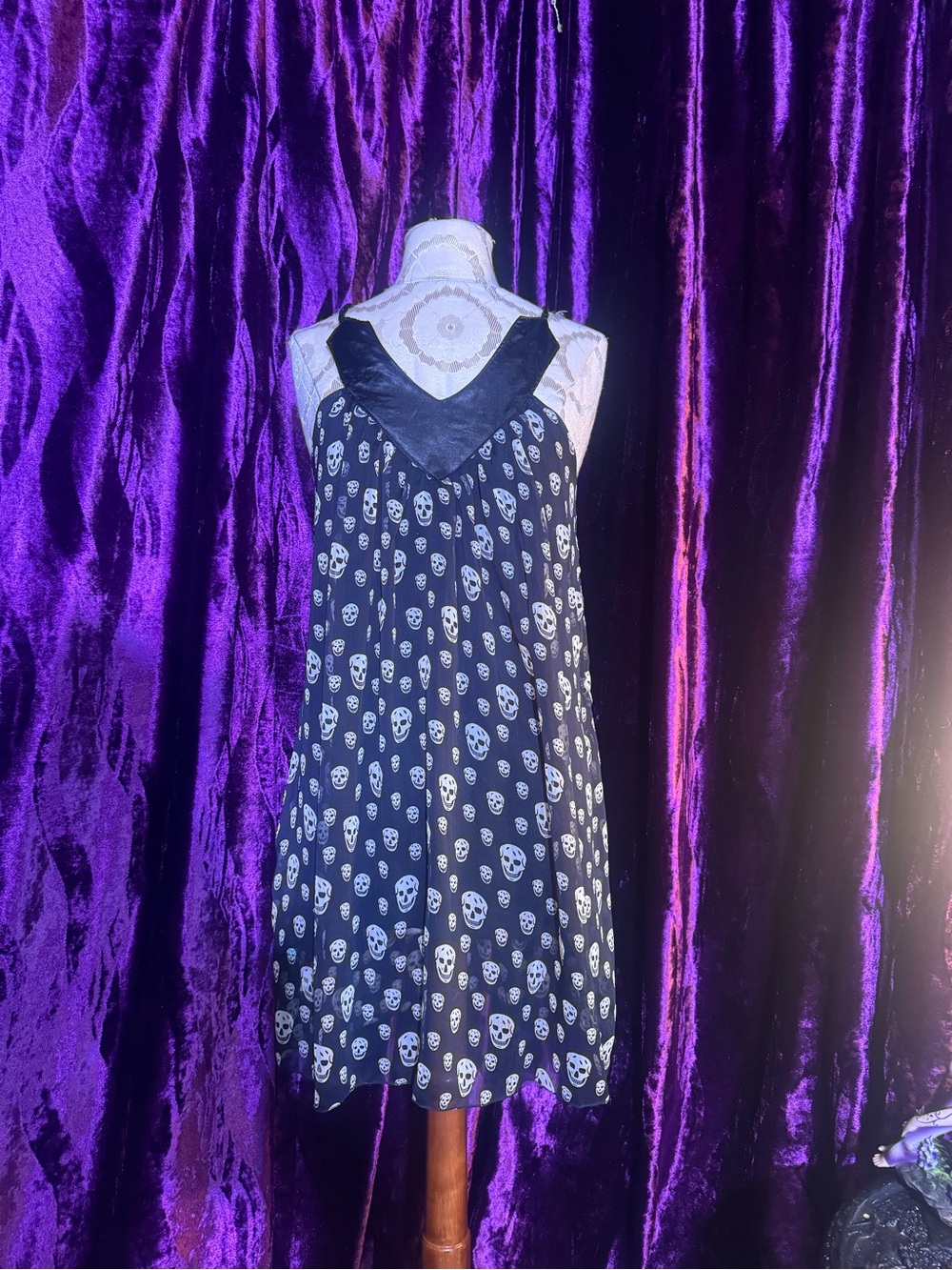 Black Skull Print Sleeveless Dress